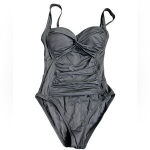 LA BLANCA womens one piece swimsuit w tummy control middle size 4 NWT